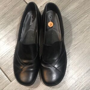 Clarks Black Leather “Blackberry Style” Loafers size 11